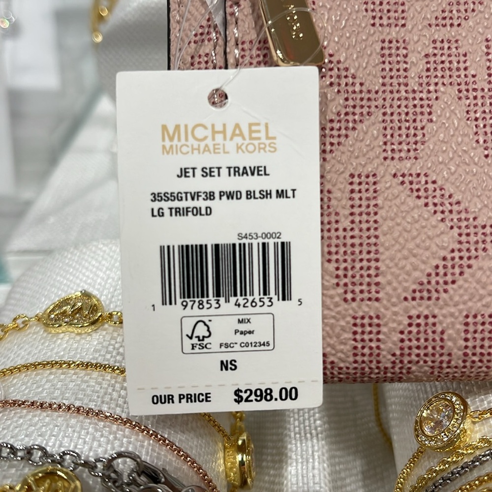 Michael Kors Jet Set Large Logo Trifold Wallet
Powder Blush Multi
NWT - Picture 6 of 16